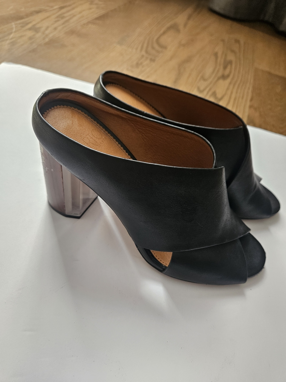 Sarto Black Leather Women’s Slip-On Flats